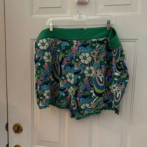 Unique Vintage Green Floral Retro Skater Shorts with Pink & Blue Accents